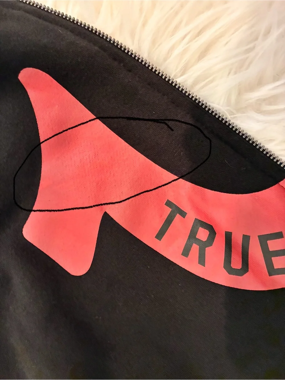 True Religion Mens Big Horseshoe TR Black Red Zip Hoodie Large 107182 *Flaw